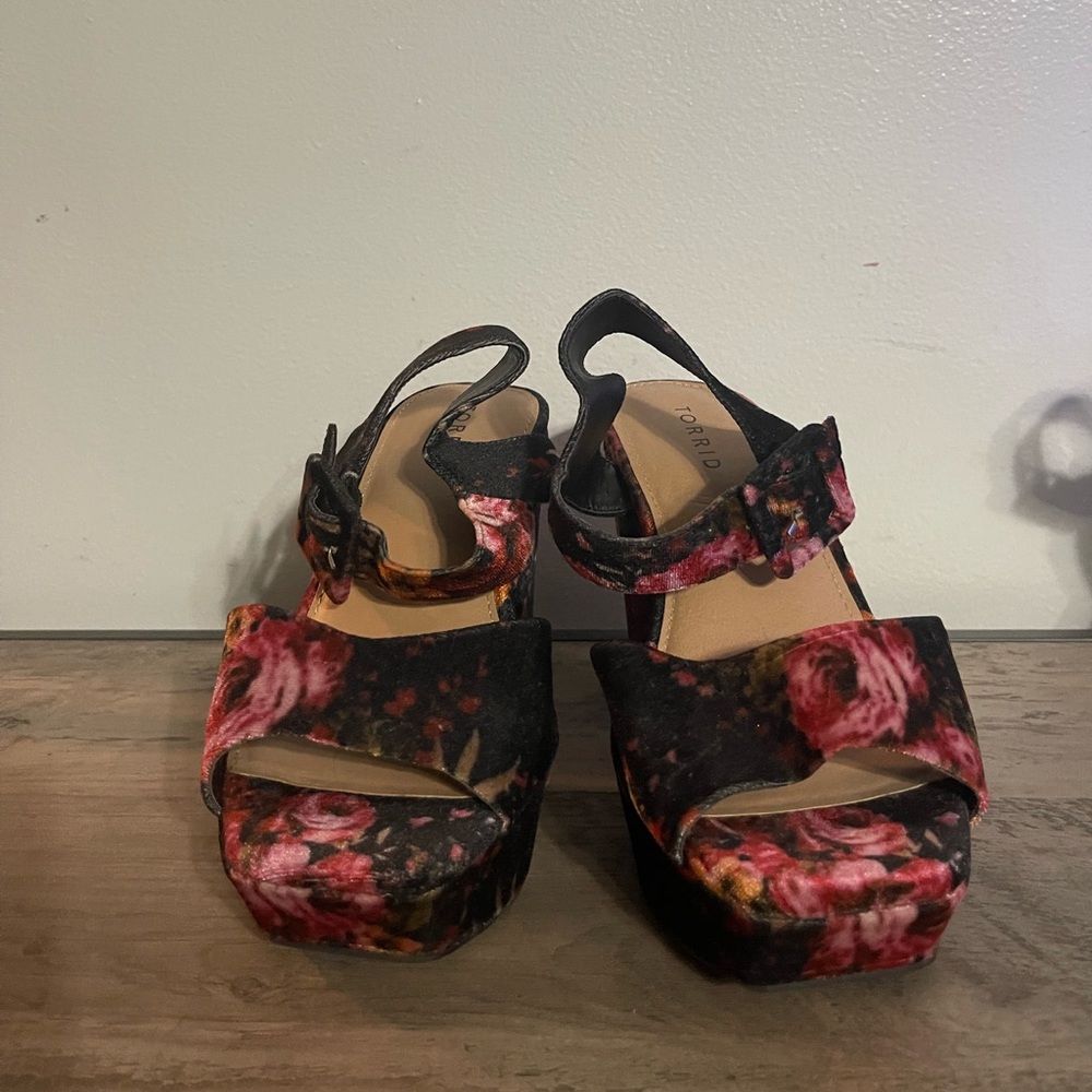 Wedge Heels - 8W - Torrid